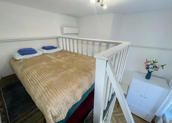 W25 Spacious 3br Free Parking