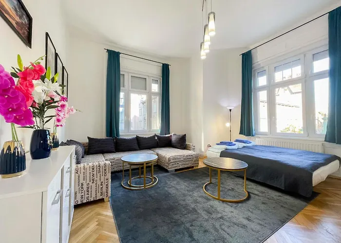 W25 Spacious 3br Free Parking Apartment