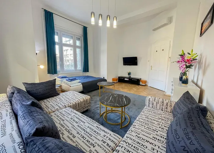 W25 Spacious 3br Free Parking Apartment Budapest