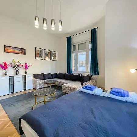 W25 Spacious 3br Free Parking