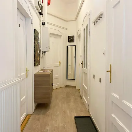 W25 Spacious 3br Free Parking Daire Budapeşte