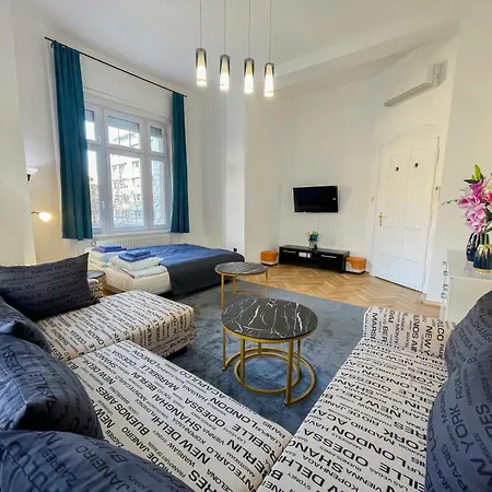 W25 Spacious 3br Free Parking Daire Budapeşte