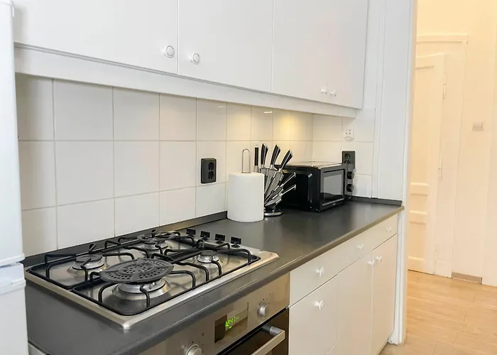 W25 Spacious 3br Free Parking * بودابست