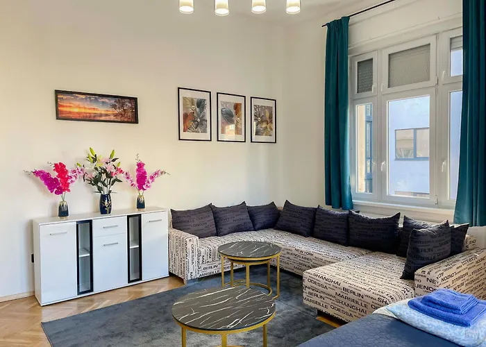 W25 Spacious 3br Free Parking شقة