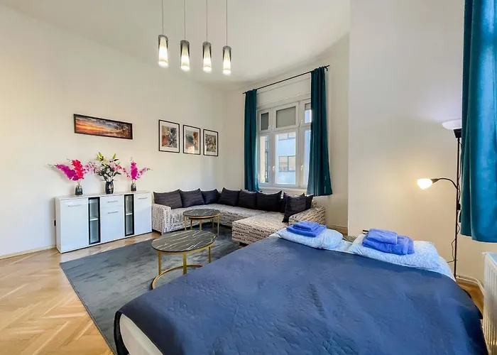 W25 Spacious 3br Free Parking
