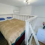 W25 Spacious 3br Free Parking