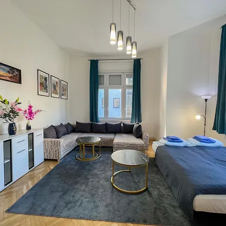 W25 Spacious 3br Free Parking