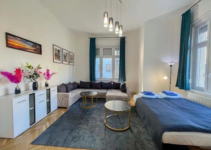 W25 Spacious 3br Free Parking